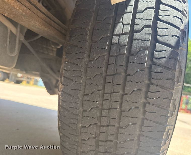 image for item EG8126 2010 Chevrolet Silverado Hybrid Crew Cab pickup truck