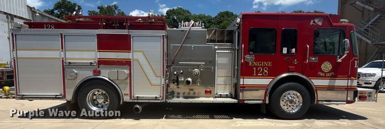 image for item EG8127 2001 Spartan Gladiator pumper fire truck
