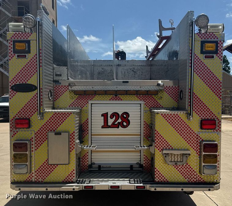 image for item EG8127 2001 Spartan Gladiator pumper fire truck