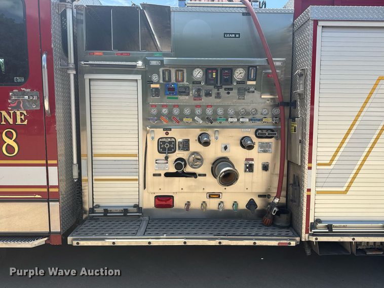 image for item EG8127 2001 Spartan Gladiator pumper fire truck