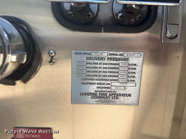 image for item EG8127 2001 Spartan Gladiator pumper fire truck