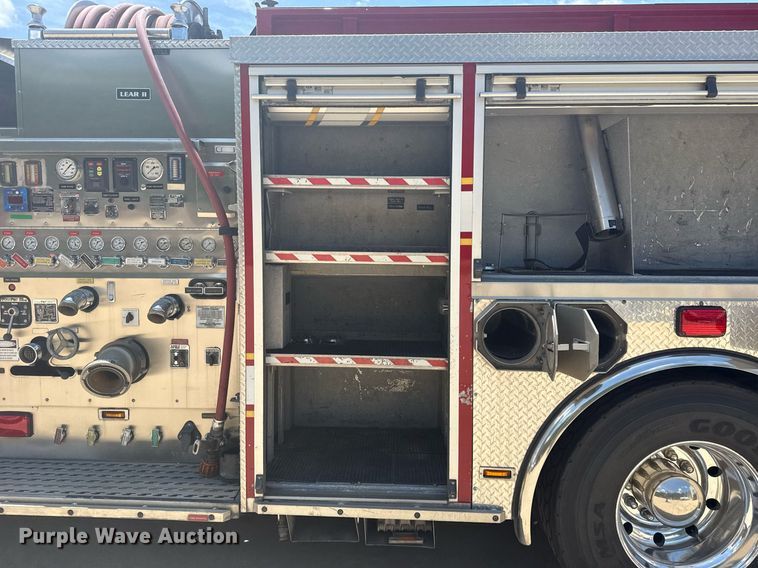 image for item EG8127 2001 Spartan Gladiator pumper fire truck