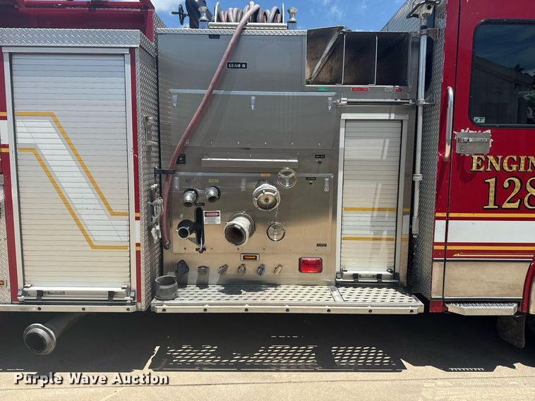 image for item EG8127 2001 Spartan Gladiator pumper fire truck