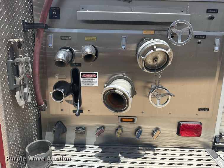 image for item EG8127 2001 Spartan Gladiator pumper fire truck