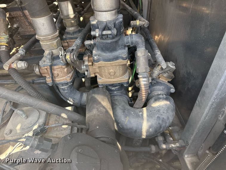 image for item EG8127 2001 Spartan Gladiator pumper fire truck