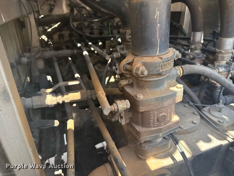 image for item EG8127 2001 Spartan Gladiator pumper fire truck