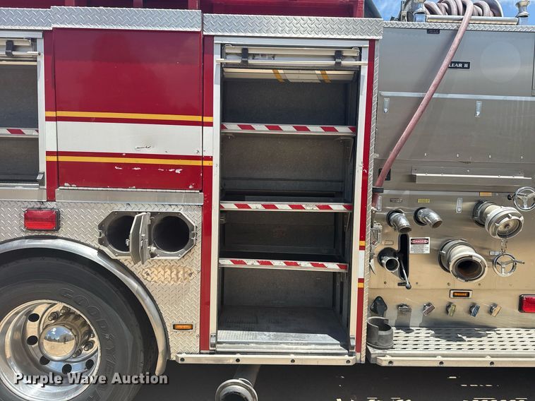 image for item EG8127 2001 Spartan Gladiator pumper fire truck