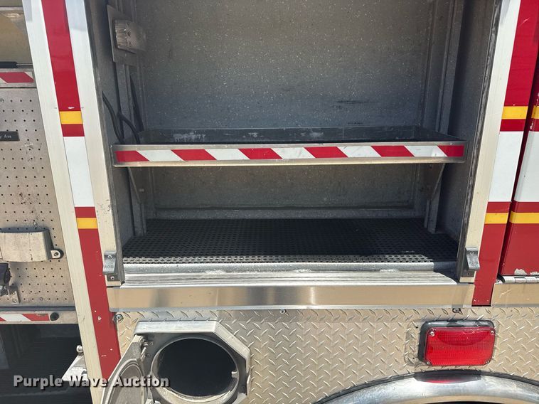 image for item EG8127 2001 Spartan Gladiator pumper fire truck