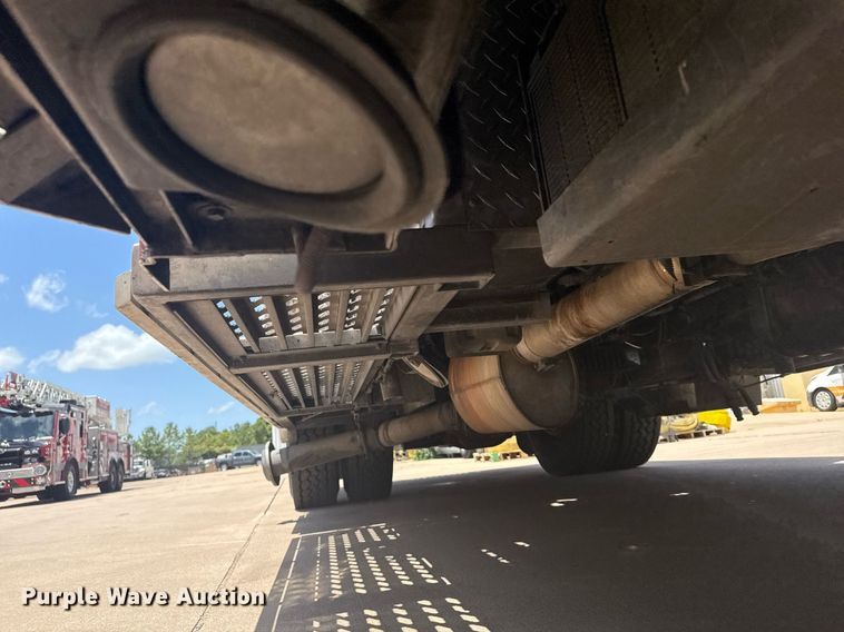 image for item EG8127 2001 Spartan Gladiator pumper fire truck