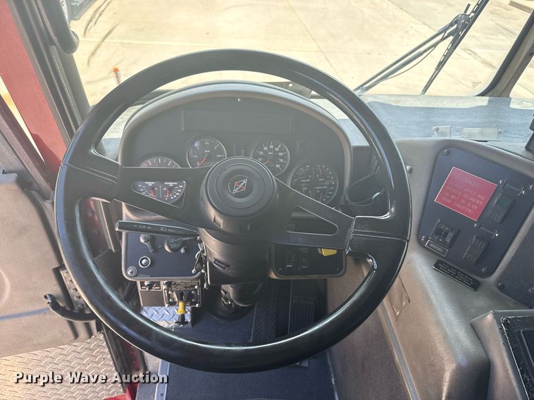 image for item EG8127 2001 Spartan Gladiator pumper fire truck