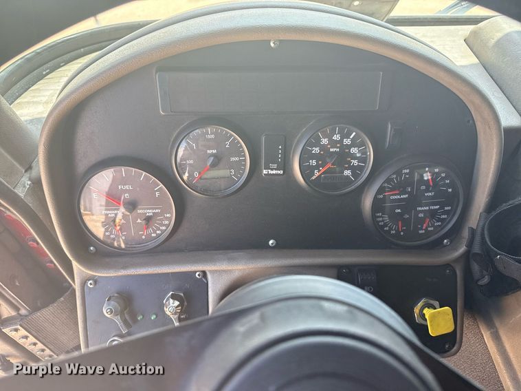 image for item EG8127 2001 Spartan Gladiator pumper fire truck