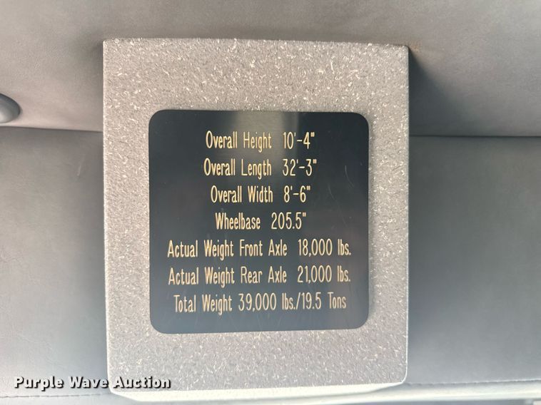 image for item EG8127 2001 Spartan Gladiator pumper fire truck