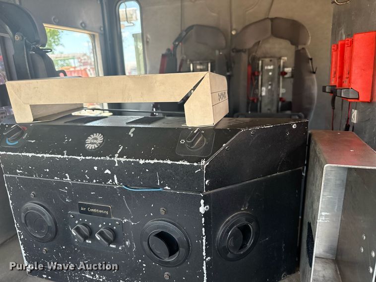 image for item EG8127 2001 Spartan Gladiator pumper fire truck