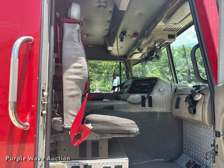 image for item EG8127 2001 Spartan Gladiator pumper fire truck