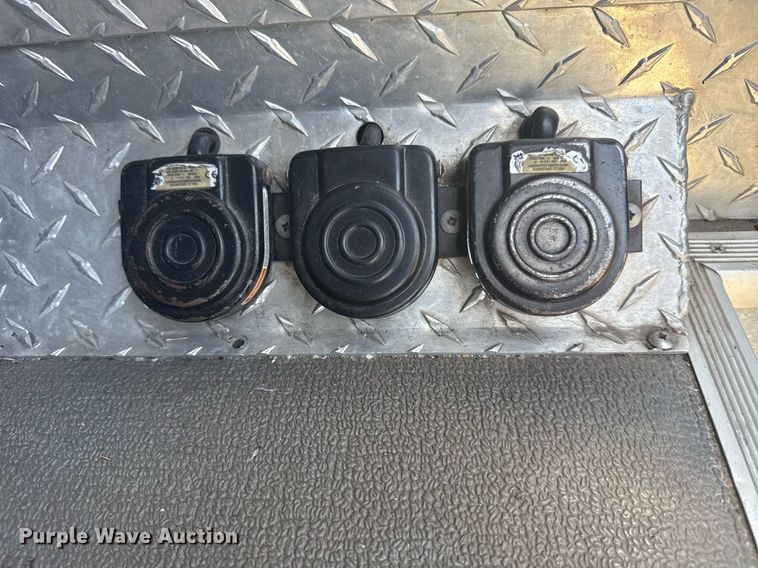 image for item EG8127 2001 Spartan Gladiator pumper fire truck