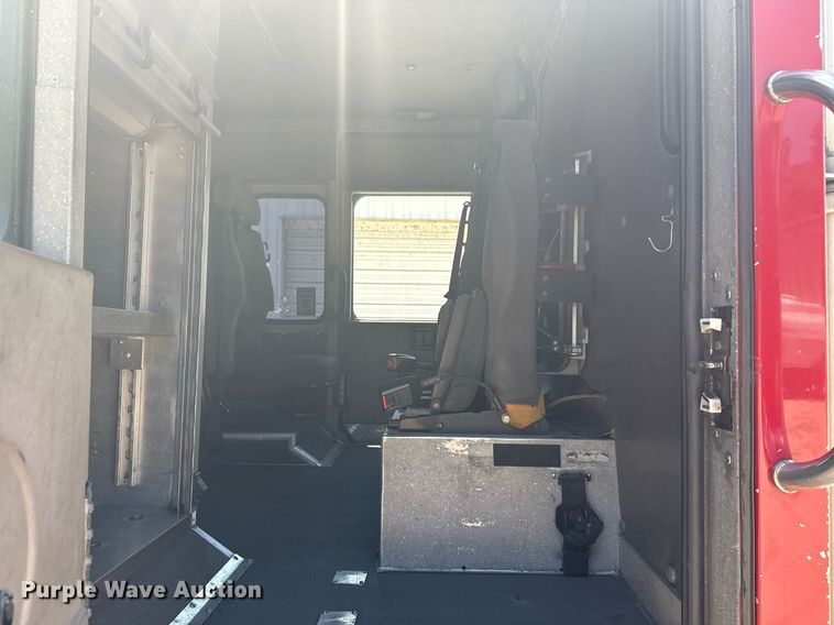 image for item EG8127 2001 Spartan Gladiator pumper fire truck