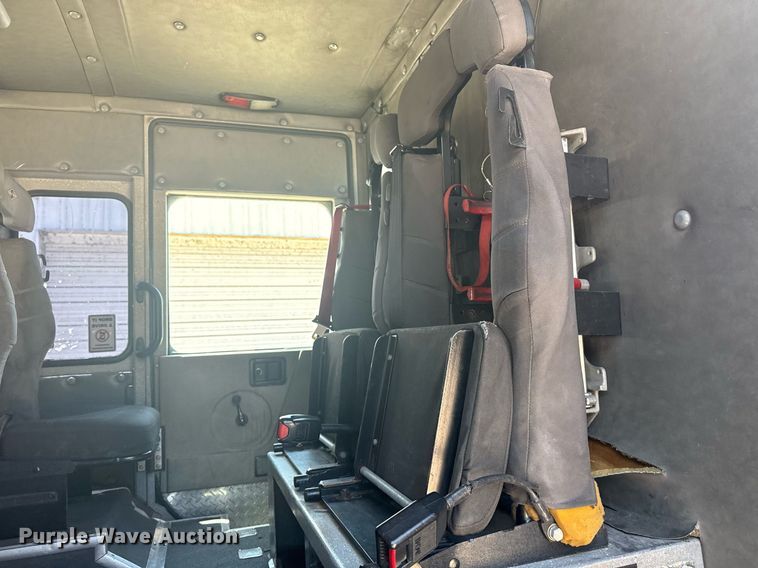 image for item EG8127 2001 Spartan Gladiator pumper fire truck