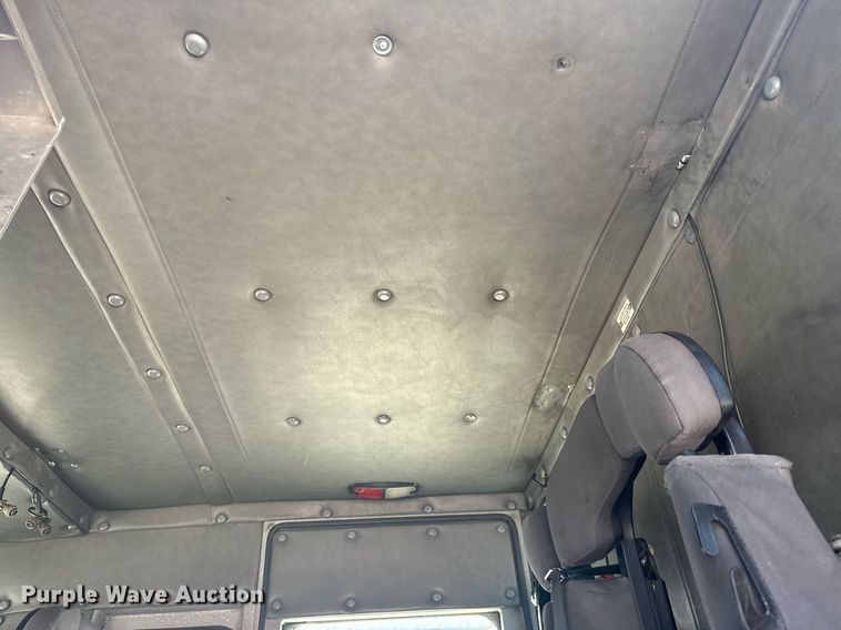 image for item EG8127 2001 Spartan Gladiator pumper fire truck