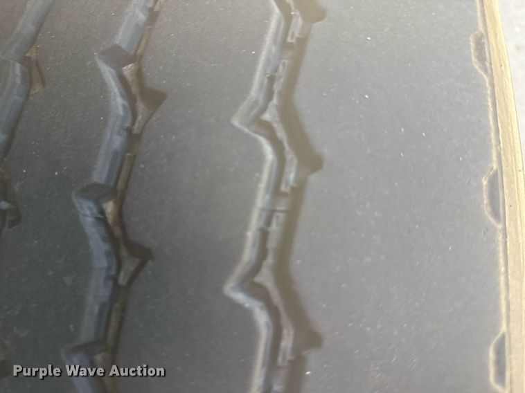 image for item EG8127 2001 Spartan Gladiator pumper fire truck