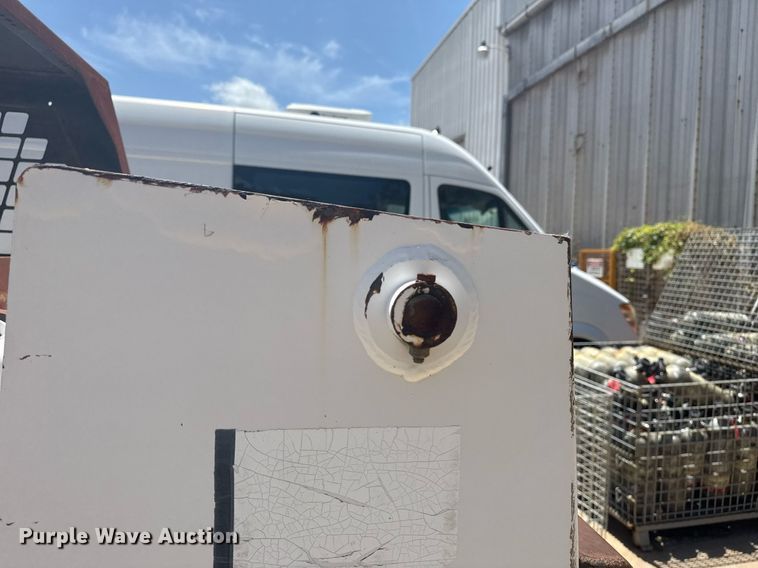 image for item EG8129 1994 Bobcat 853 MACH skid steer loader