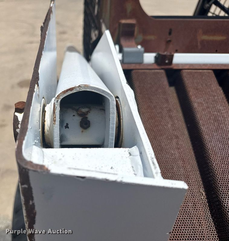 image for item EG8129 1994 Bobcat 853 MACH skid steer loader