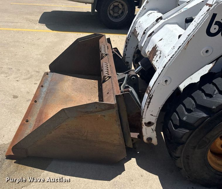image for item EG8129 1994 Bobcat 853 MACH skid steer loader