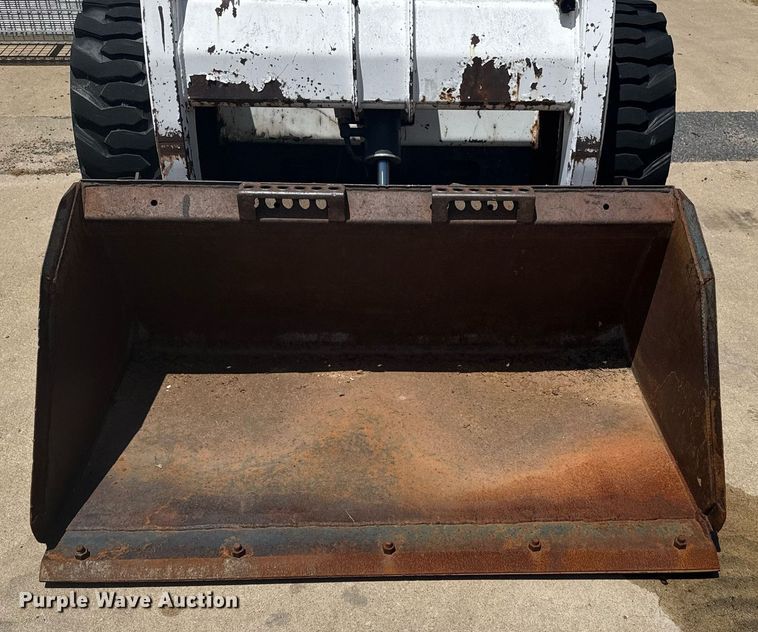 image for item EG8129 1994 Bobcat 853 MACH skid steer loader