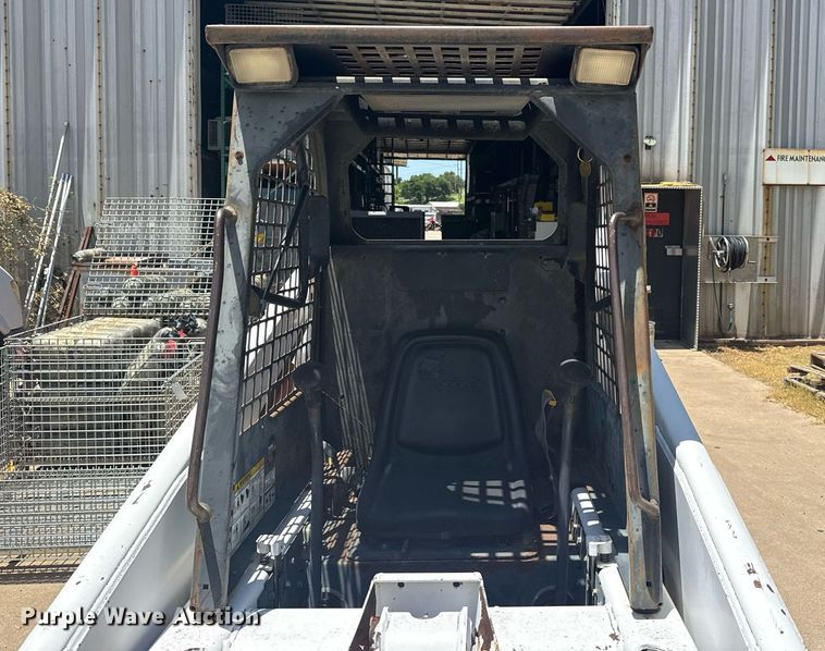 image for item EG8129 1994 Bobcat 853 MACH skid steer loader