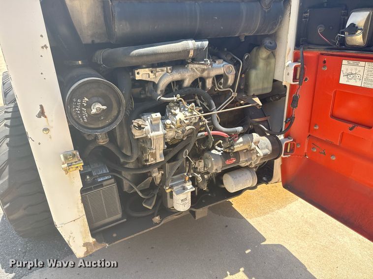 image for item EG8129 1994 Bobcat 853 MACH skid steer loader