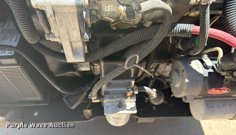 image for item EG8129 1994 Bobcat 853 MACH skid steer loader