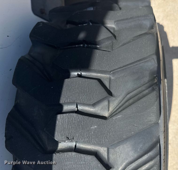 image for item EG8129 1994 Bobcat 853 MACH skid steer loader