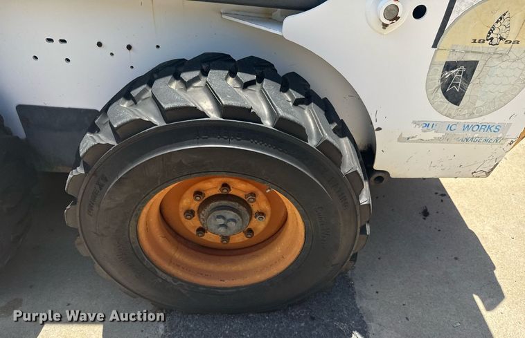 image for item EG8129 1994 Bobcat 853 MACH skid steer loader