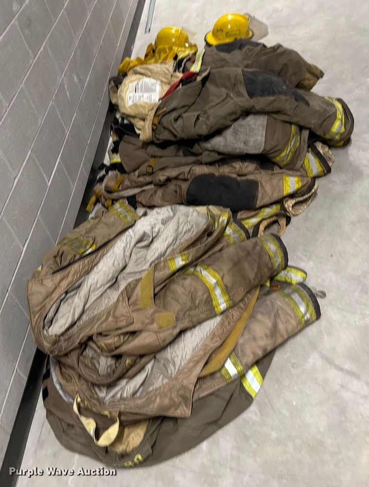 image for item EJ4711 Fire fighter equipment