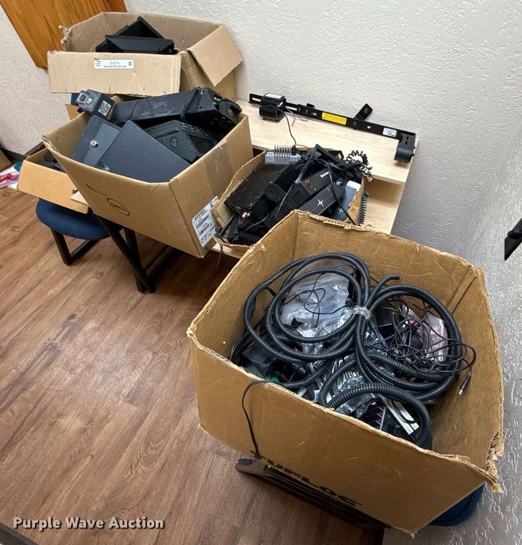 image for item EJ4714 Police equipment