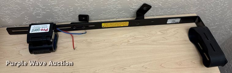 image for item EJ4714 Police equipment