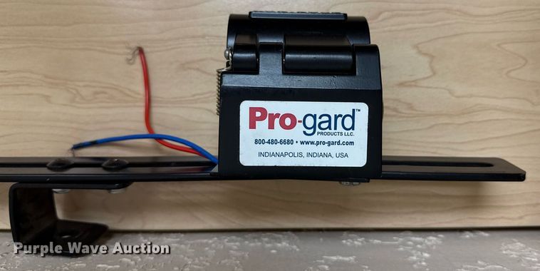 image for item EJ4714 Police equipment