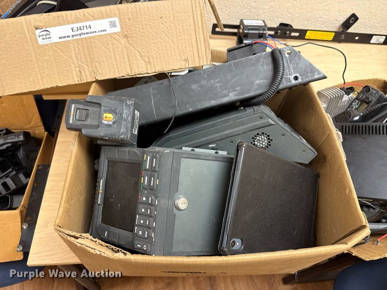 image for item EJ4714 Police equipment