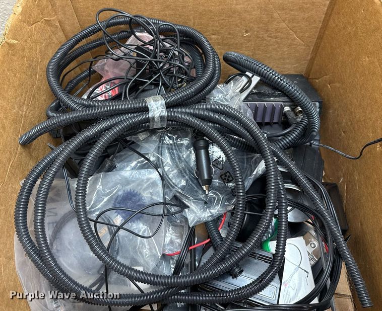 image for item EJ4714 Police equipment