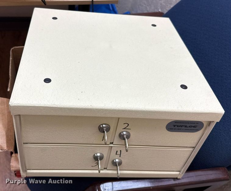 image for item EJ4714 Police equipment