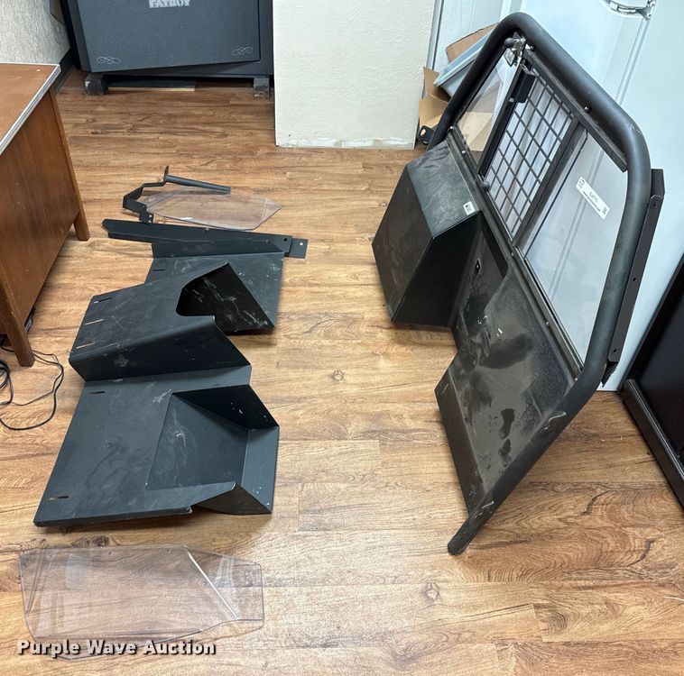 image for item EJ4714 Police equipment