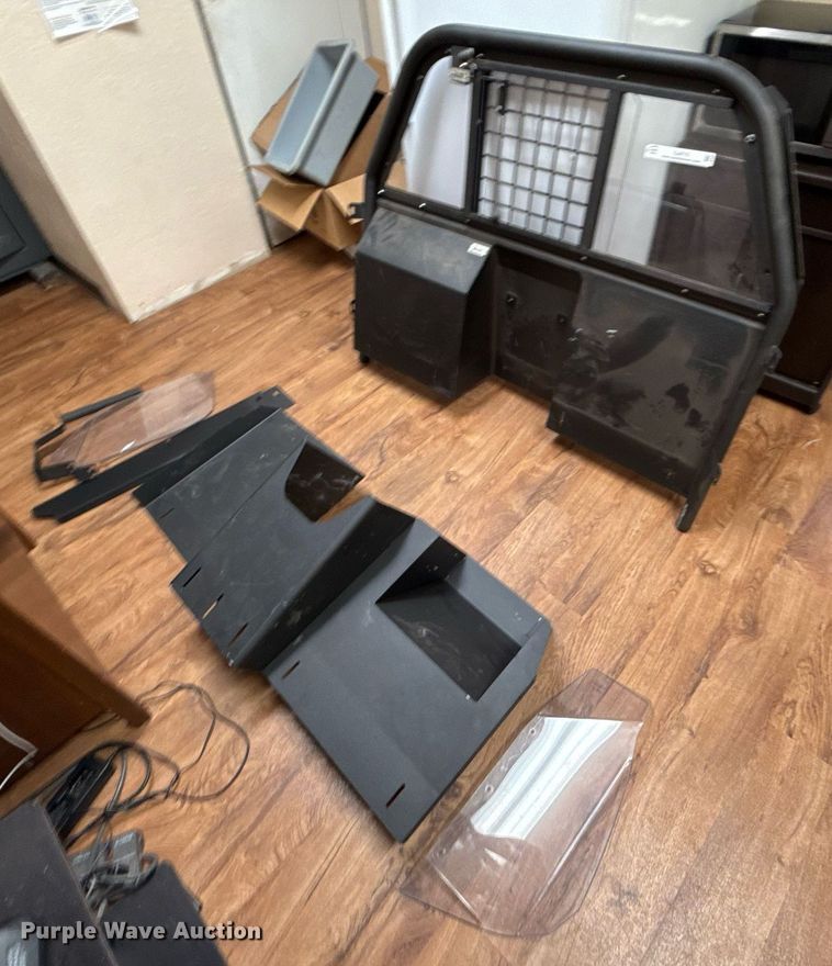 image for item EJ4714 Police equipment