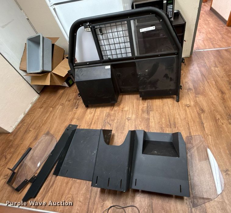 image for item EJ4714 Police equipment