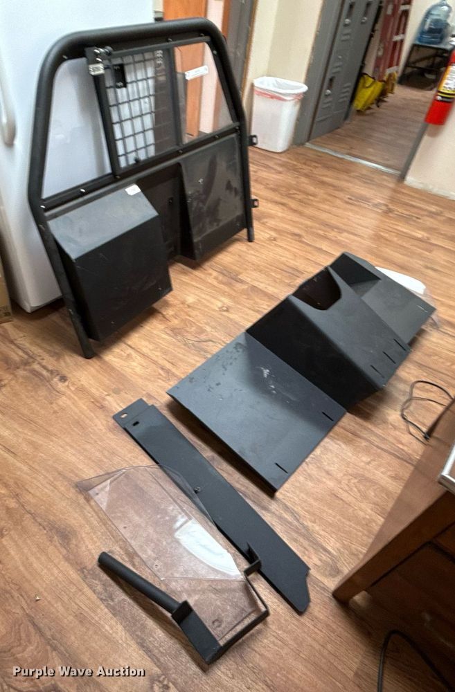 image for item EJ4714 Police equipment