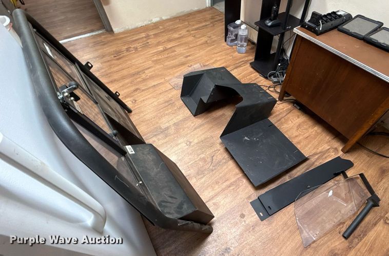 image for item EJ4714 Police equipment