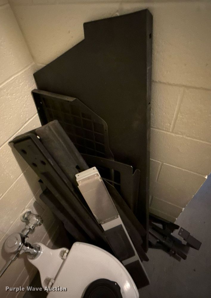 image for item EJ4714 Police equipment