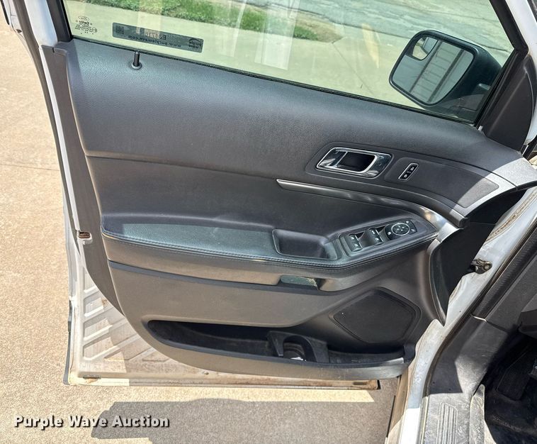 image for item EJ4716 2015 Ford Explorer Police SUV