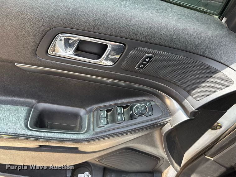 image for item EJ4716 2015 Ford Explorer Police SUV