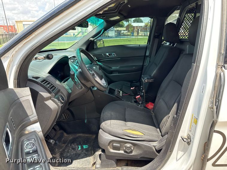 image for item EJ4716 2015 Ford Explorer Police SUV