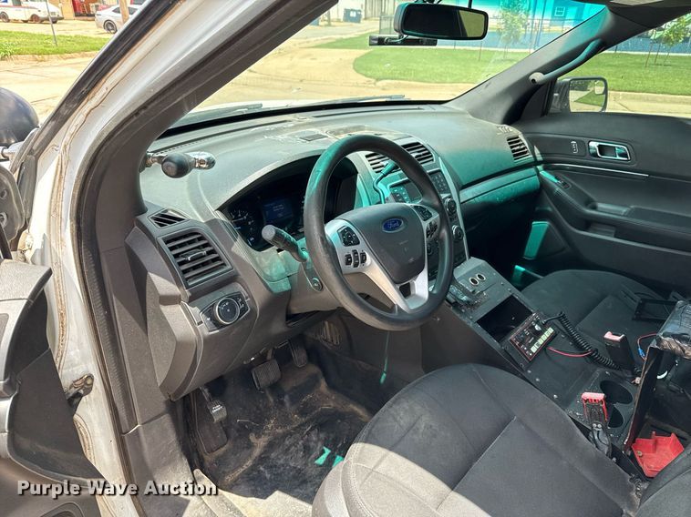 image for item EJ4716 2015 Ford Explorer Police SUV
