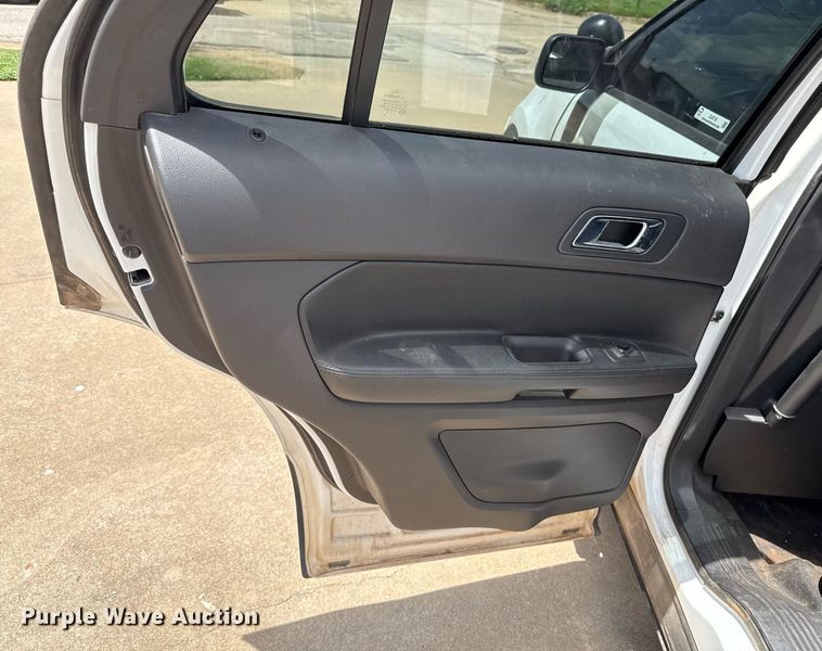 image for item EJ4716 2015 Ford Explorer Police SUV